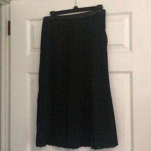 Banana Republic Factory black pleated skirt 2P